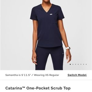 Women’s Figs Caterina one pocket scrub top.